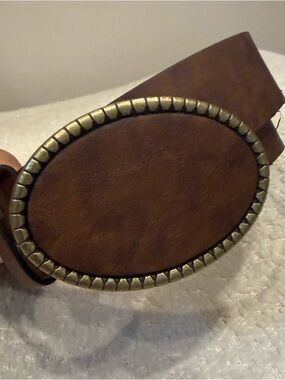 Women’s Brown Leather Oval Buckle Belt - Classic Style